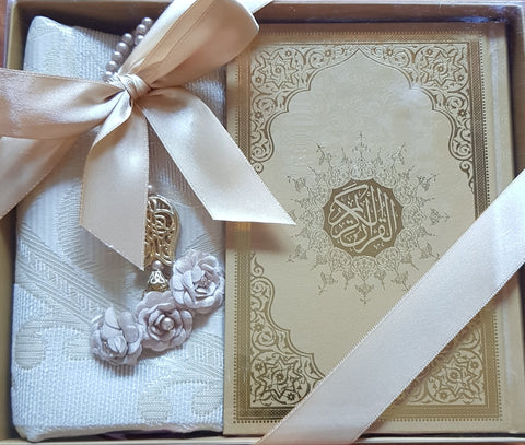 Coffret cadeau doré : Coran intégral en arabe (19 × 14 ) + tapis de prière + tasbih